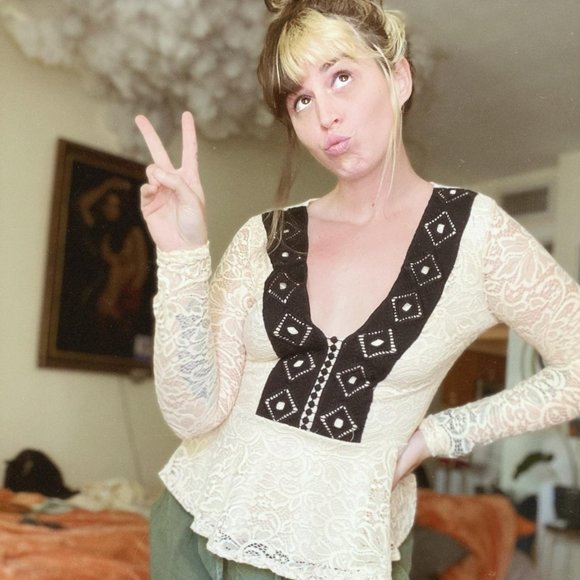 Charlotte Russe Women's Cream and Black Lace Babydoll Top Blouse Top Size Small - Picture 1 of 3